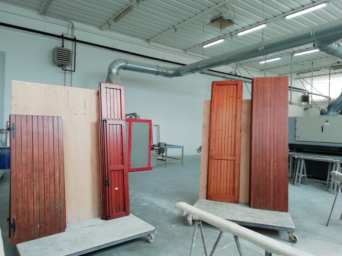 Restauro di scuri in legno a Verona